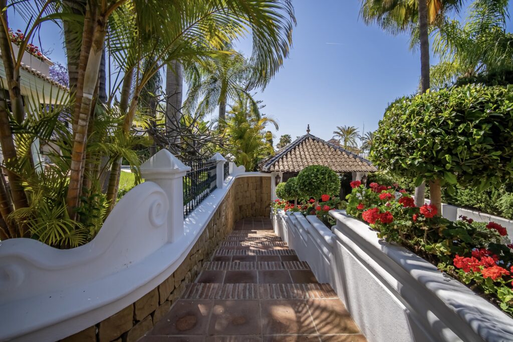 03. ESCALERA EXTERIOR-1